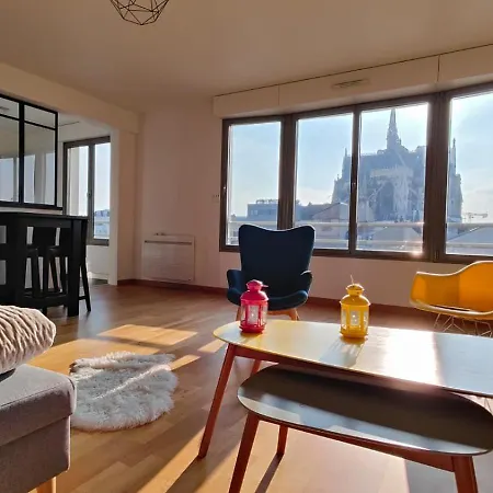 Apartament In Front Of Cathederal ! Reims